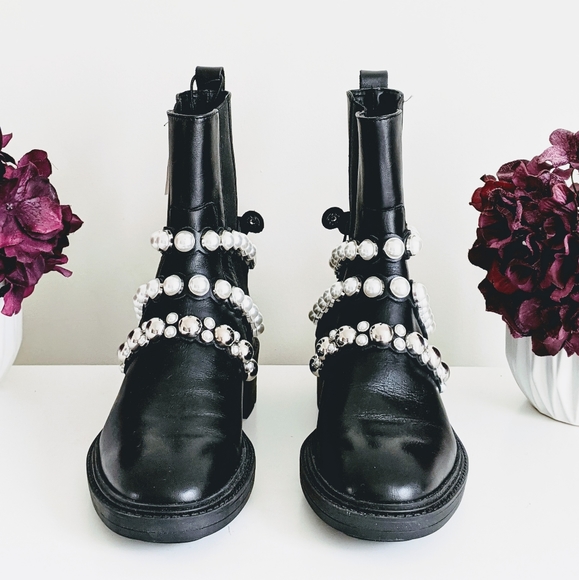 NWT Zara pearl and silver studded moto boots - Picture 15 of 16